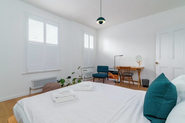 Charming 3br Home In East London W/terrace