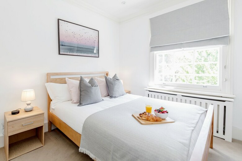 Kensington Apartment With Terrace