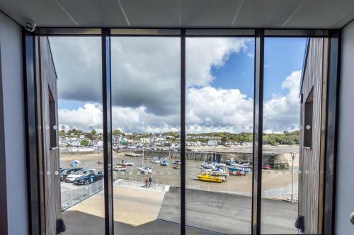 Hotel No 2 Ocean Cabins - Saundersfoot Harbour - Saundersfoot