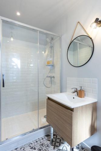Vert D'hotes - Charming Renovated Apartment - Downtown - Wifi -