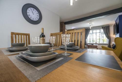 Mayfield House - 4 Bedroom House - Tenby