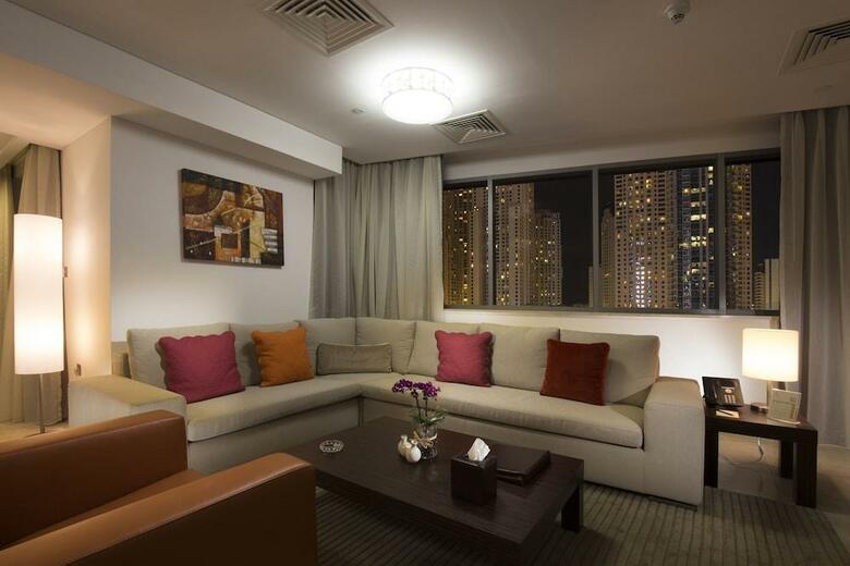 Avenue Hotel