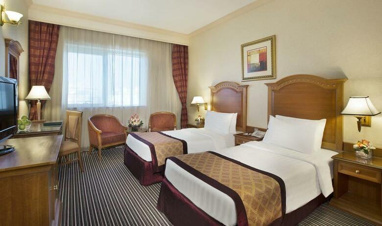 Avenue Hotel