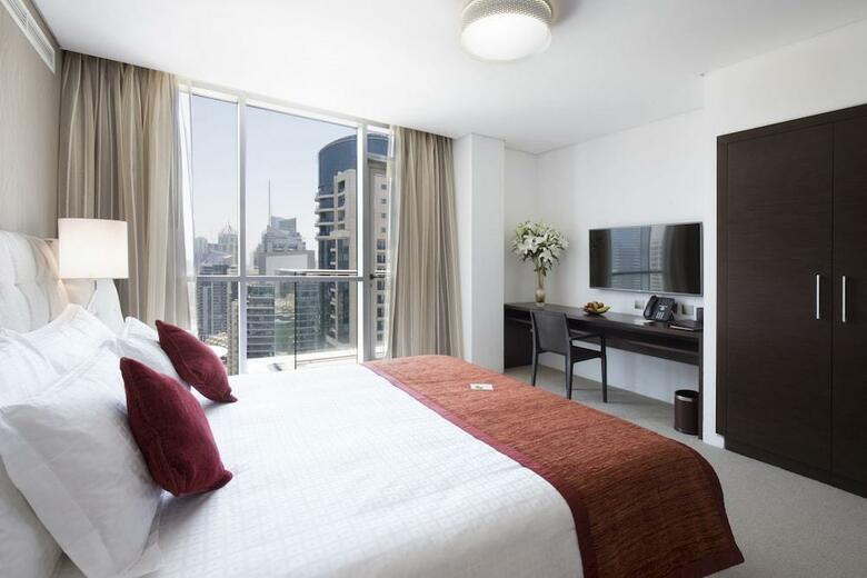 Avenue Hotel