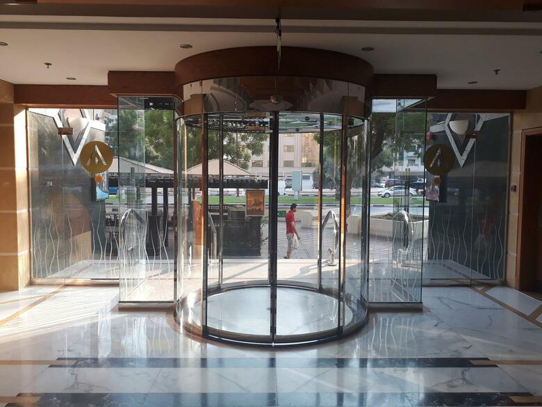 Avenue Hotel