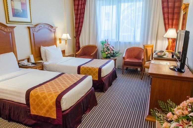 Avenue Hotel