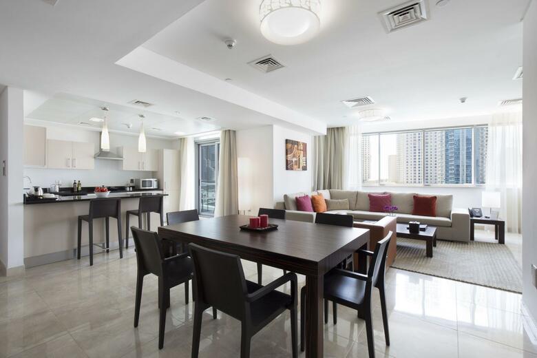 Avenue Hotel