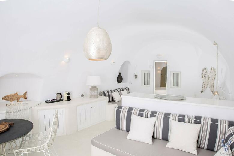 Hotel Infinity Suites & Dana Villas