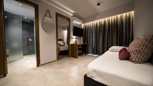 Hotel Harmony Crest Resort