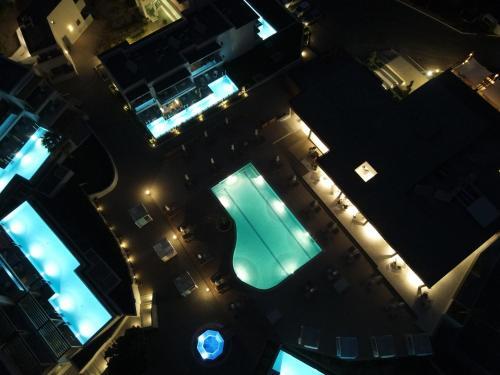 Hotel Harmony Crest Resort