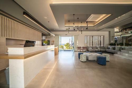 Hotel Harmony Crest Resort