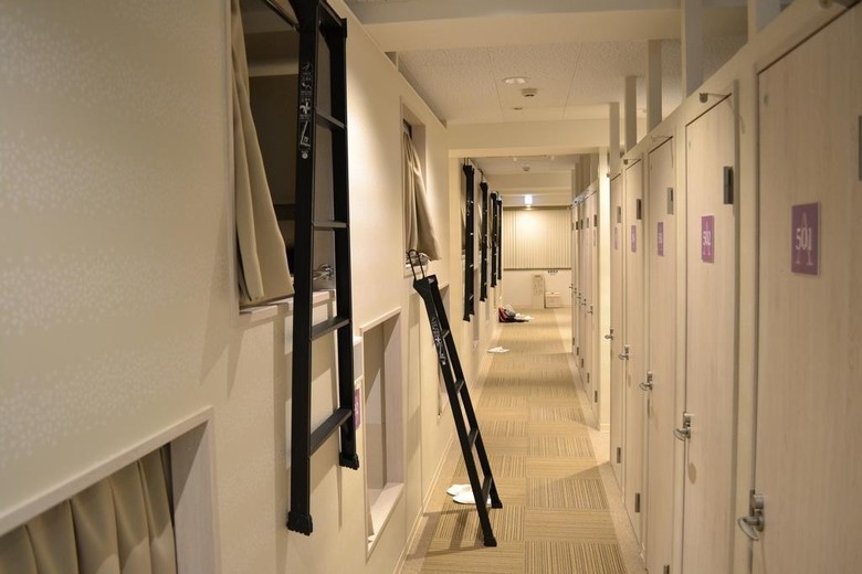 1980 Yen Hotel