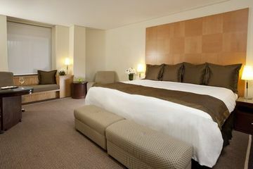 Radisson Blu Plaza Hotel