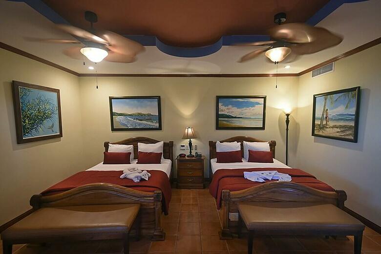 Hotel Villas Lirio