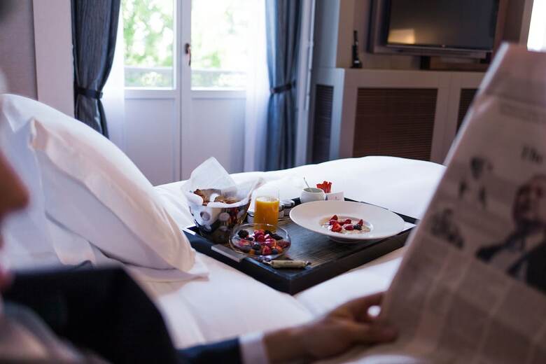 The Ritz-carlton Hotel de La Paix