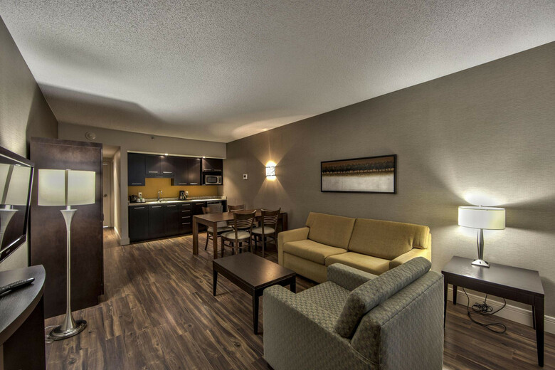 Hotel Holiday Inn Montreal Airport