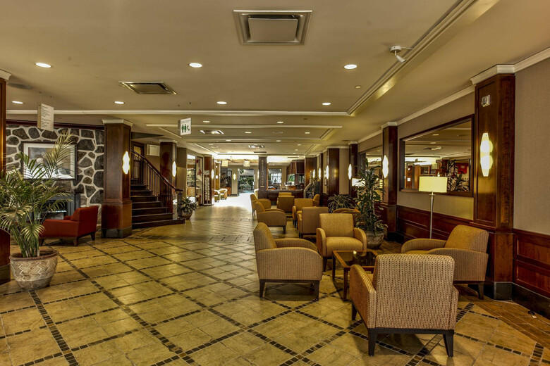 Hotel Holiday Inn Montreal Airport