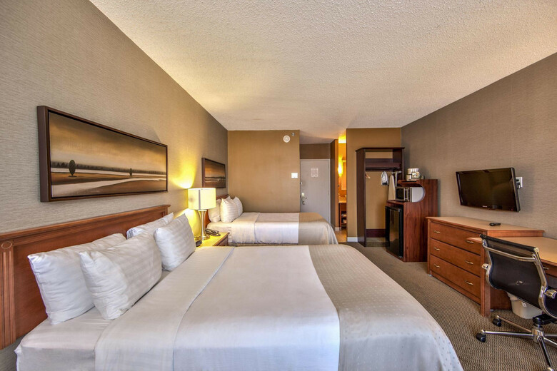 Hotel Holiday Inn Montreal Airport