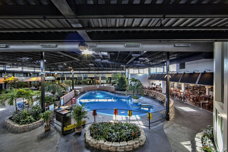 Hotel Holiday Inn Montreal Airport