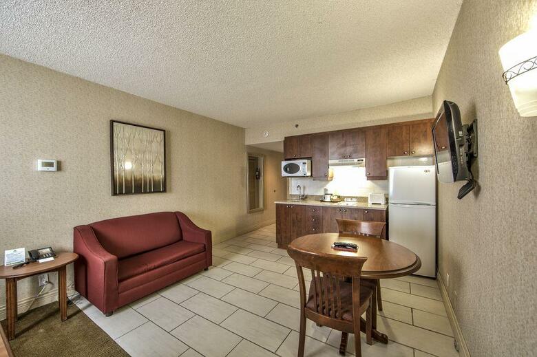 Hotel Holiday Inn Montreal Airport