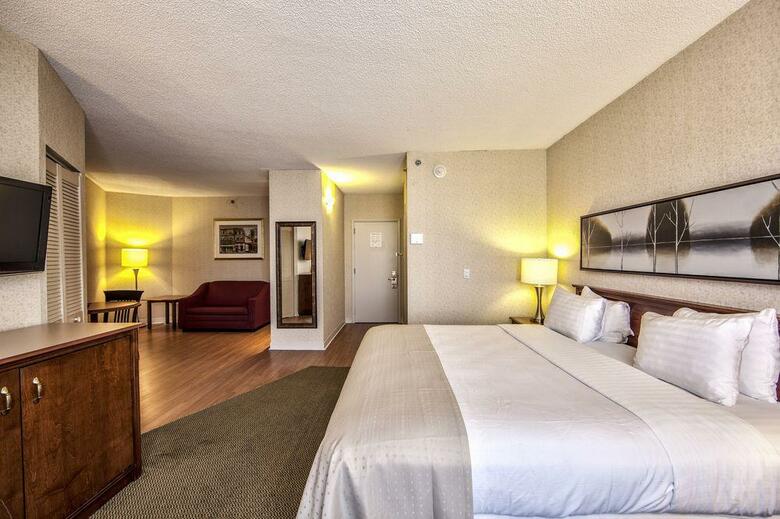 Hotel Holiday Inn Montreal Airport