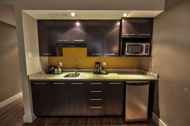 Hotel Holiday Inn Montreal Airport
