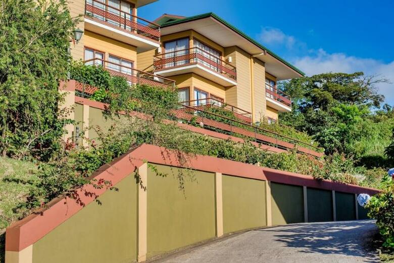 Hotel Ficus Sunset Suites