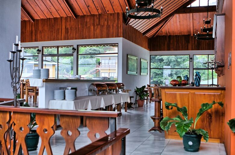 Hotel Ficus Sunset Suites