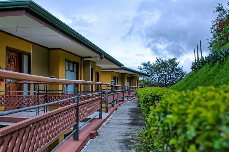 Hotel Ficus Sunset Suites