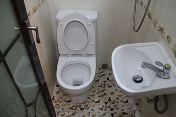 Hostal Canadian Hostel