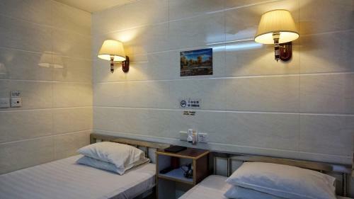 Hostal Maple Leaf Guest House