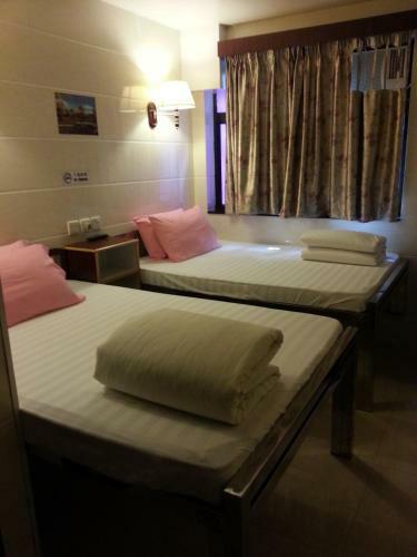 Hostal Maple Leaf Guest House