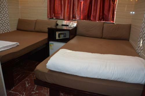 Hostal Everest Hostel