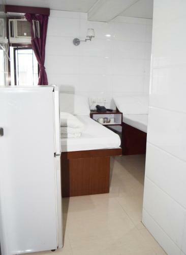 Hostal Pay-less Guesthouse