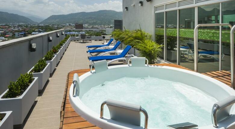 Hotel Hampton By Hilton Yopal