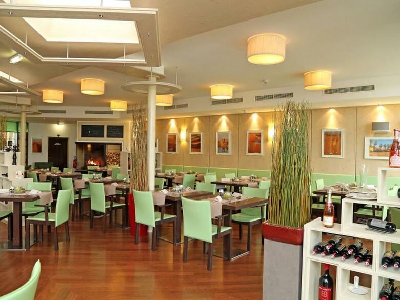 Hotel Educare