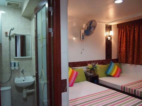 Hostal Singapore Hostel