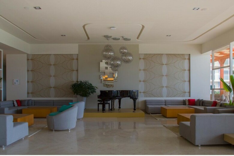 Hotel Grand Muthu Almirante Beach