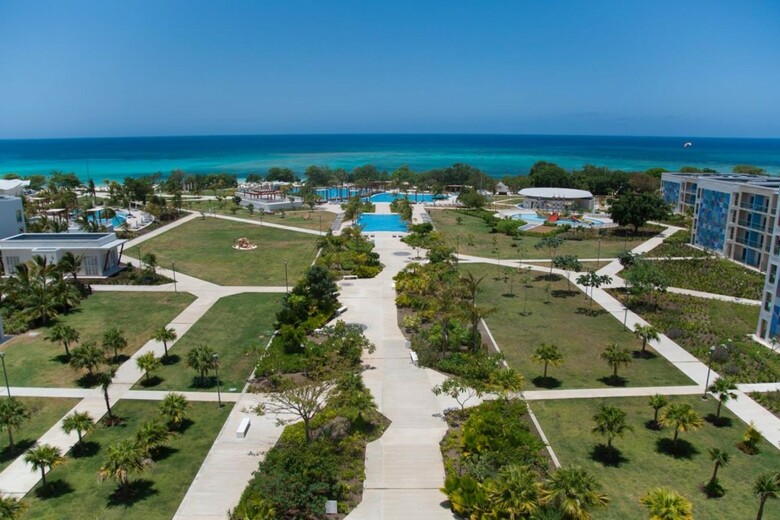Hotel Grand Muthu Almirante Beach