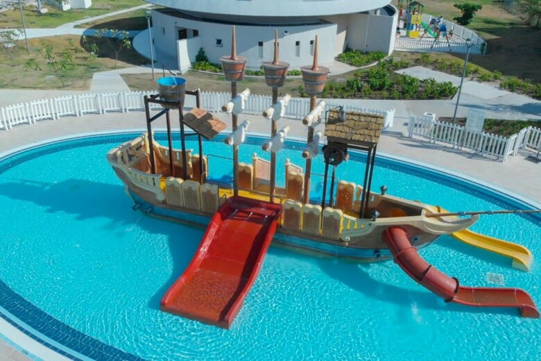 Hotel Grand Muthu Almirante Beach