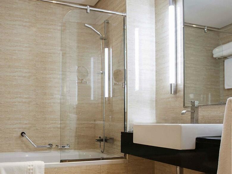 Pullman Dubai Jumeirah Lakes Towers - Hotel And Residence