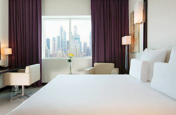 Pullman Dubai Jumeirah Lakes Towers - Hotel And Residence