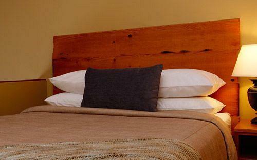 Hotel Whistler Village Inn & Suites