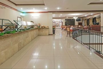Hotel Holiday Inn
