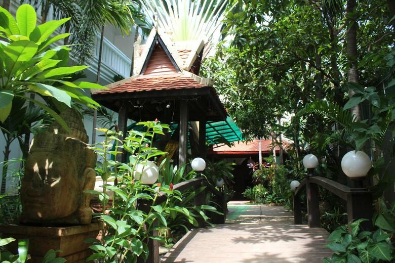 Hostal Tanei Guesthouse