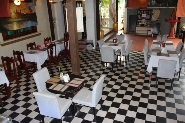 Hostal Tanei Guesthouse