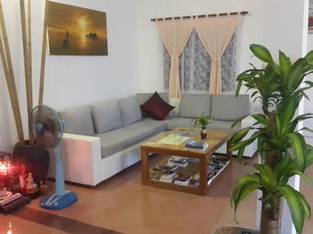 Hostal Schein Guesthouse & Restaurant