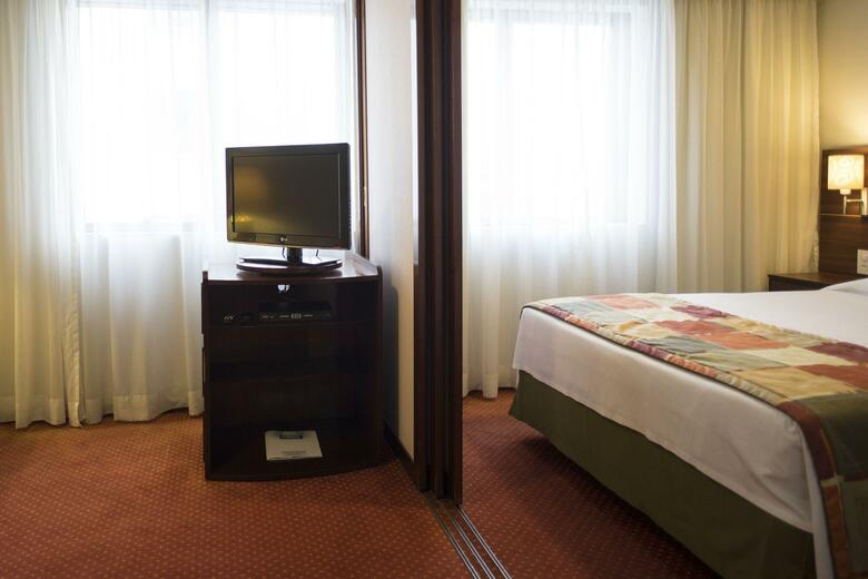 Hotel Bristol The Time