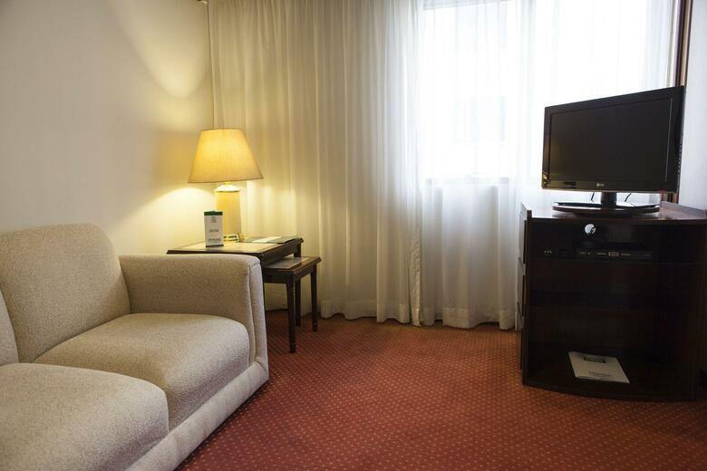 Hotel Bristol The Time