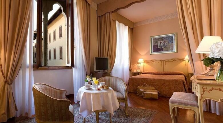 Hotel Pierre